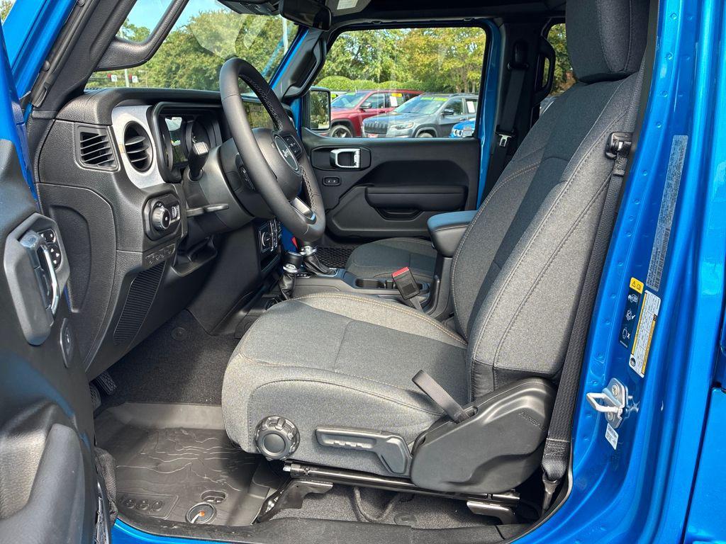 new 2025 Jeep Wrangler car, priced at $42,866