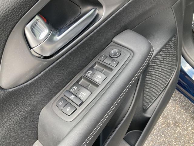 new 2025 Chrysler Pacifica car, priced at $52,760