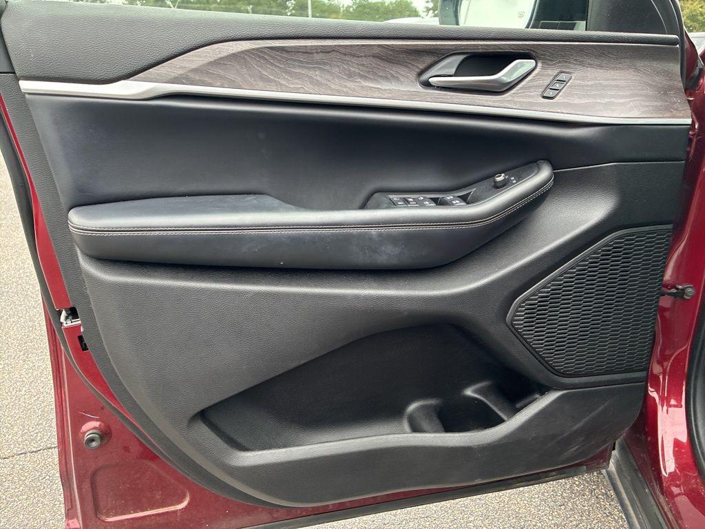 used 2023 Jeep Grand Cherokee L car, priced at $35,777
