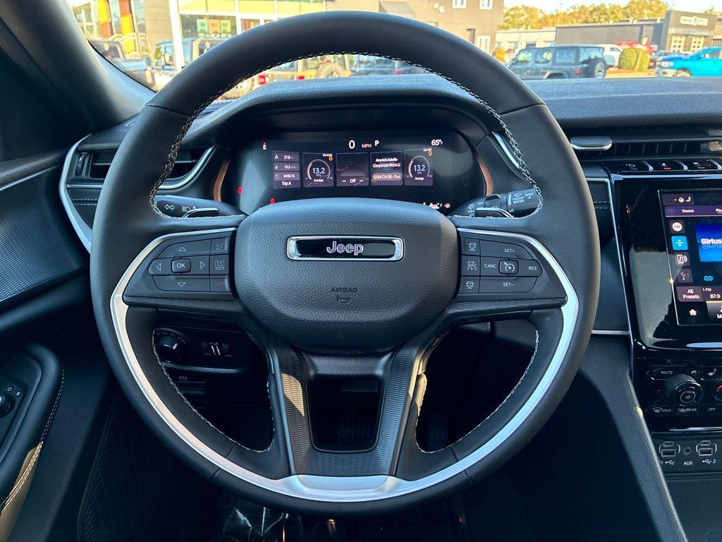 new 2025 Jeep Grand Cherokee L car, priced at $44,052