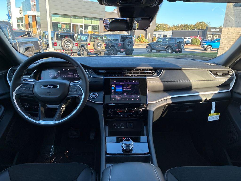 new 2025 Jeep Grand Cherokee L car, priced at $44,052