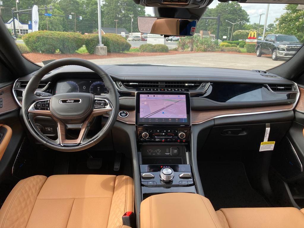 new 2025 Jeep Grand Cherokee car, priced at $62,564