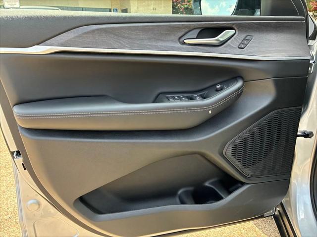 new 2025 Jeep Grand Cherokee L car, priced at $47,725