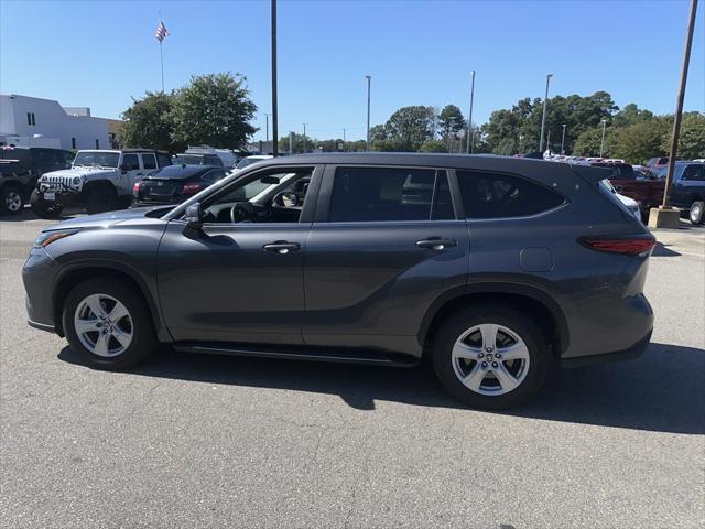 used 2023 Toyota Highlander car, priced at $32,872