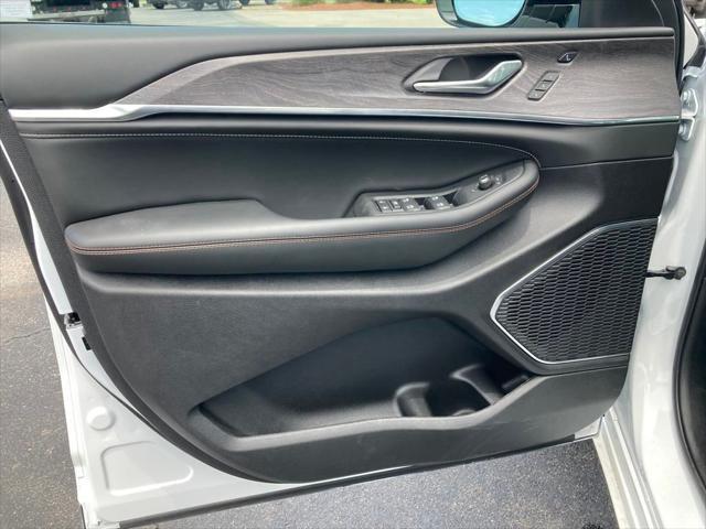 new 2025 Jeep Grand Cherokee car, priced at $52,314