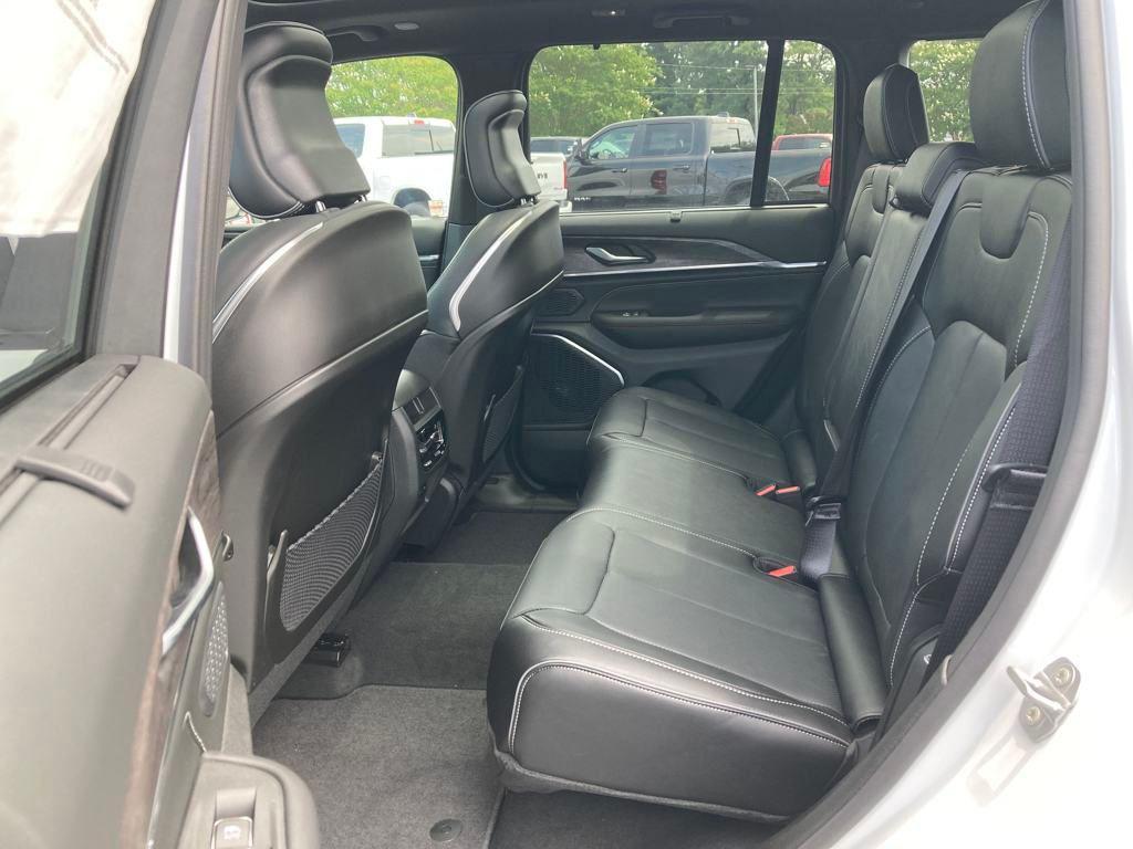 new 2025 Jeep Grand Cherokee car, priced at $54,583
