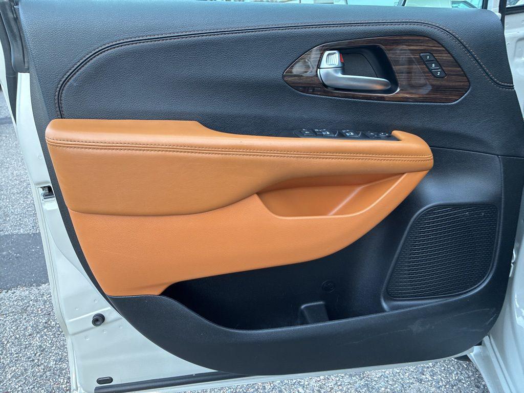 used 2021 Chrysler Pacifica car, priced at $33,788