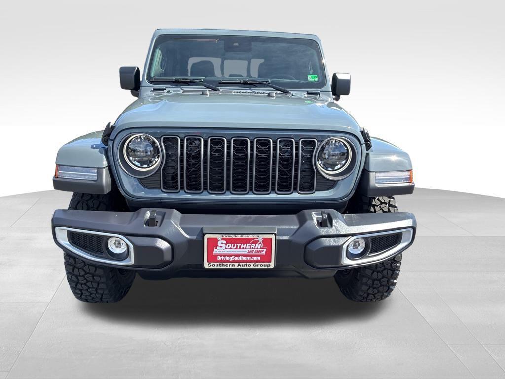 new 2025 Jeep Gladiator car, priced at $43,374