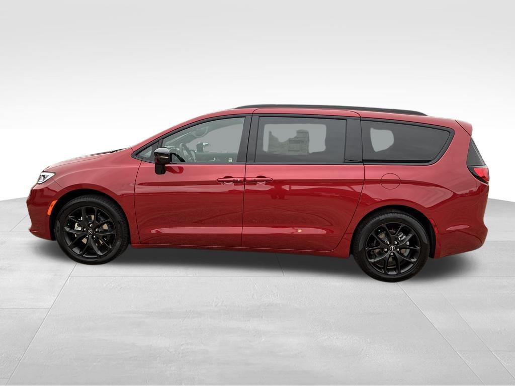 new 2026 Chrysler Pacifica car, priced at $45,434