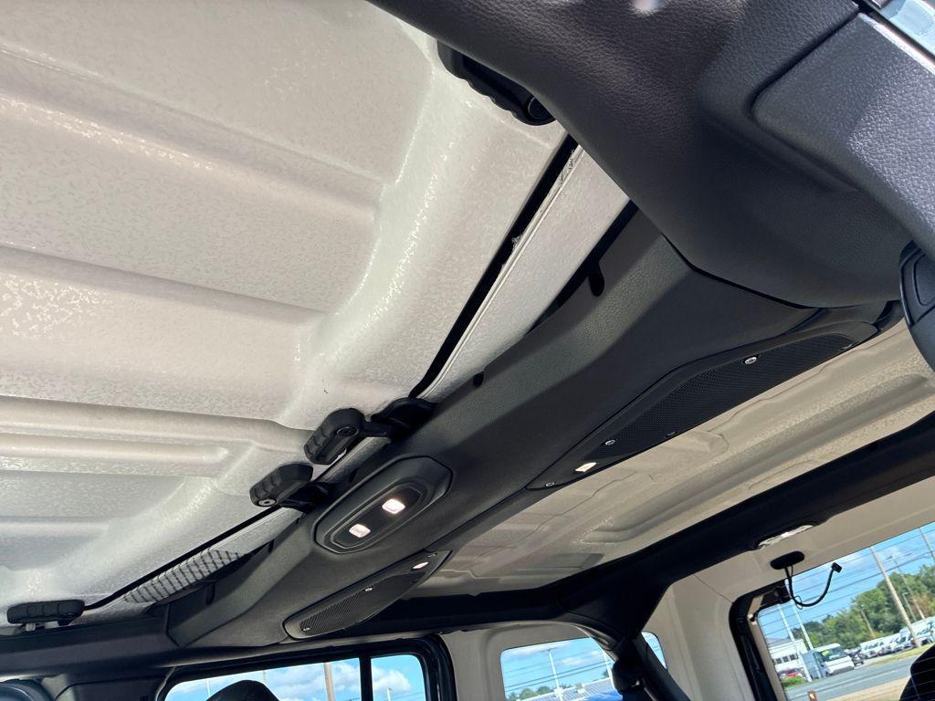 new 2025 Jeep Wrangler car, priced at $59,312