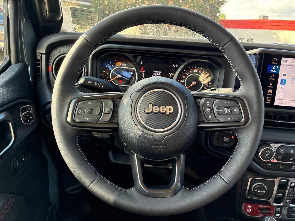 new 2025 Jeep Wrangler car, priced at $59,312