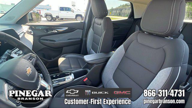 new 2025 Chevrolet TrailBlazer car, priced at $27,725