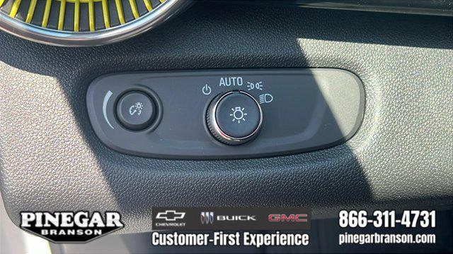 new 2025 Chevrolet Trax car, priced at $27,085