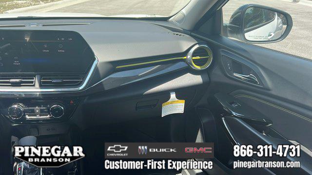 new 2025 Chevrolet Trax car, priced at $27,085