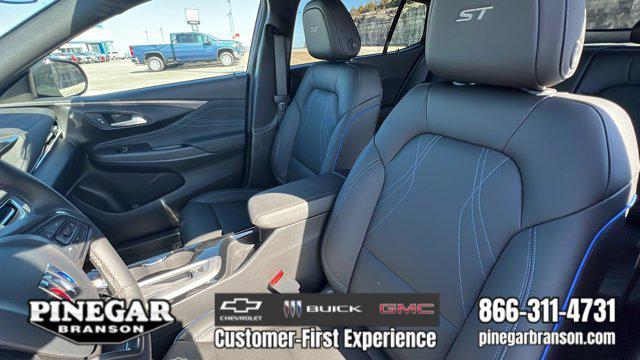 new 2025 Buick Envista car, priced at $28,524