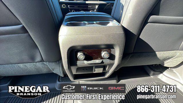 new 2026 Chevrolet Traverse car, priced at $49,324