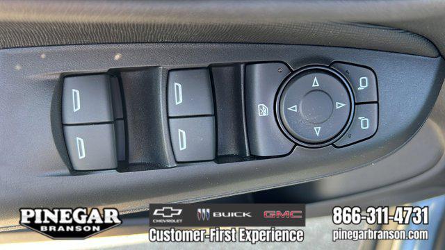 new 2025 Buick Envista car, priced at $25,840