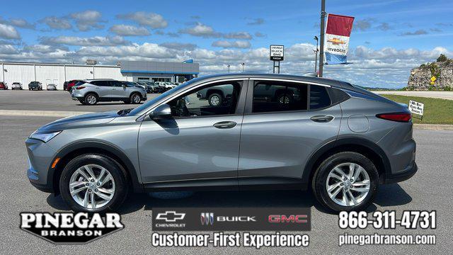 new 2025 Buick Envista car, priced at $25,840
