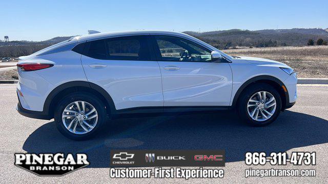 new 2025 Buick Envista car, priced at $25,040