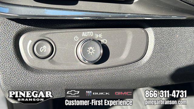 new 2025 Buick Envista car, priced at $25,040