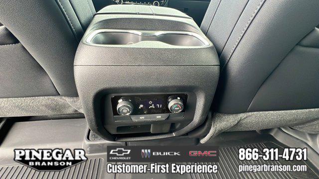 new 2025 Chevrolet Traverse car, priced at $43,739
