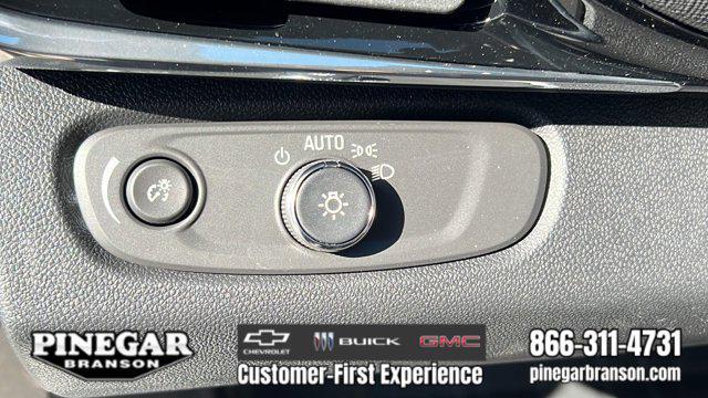 new 2025 Buick Envista car, priced at $29,119