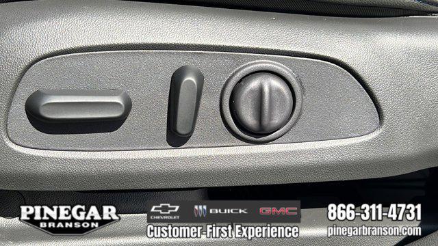 new 2025 Buick Envista car, priced at $29,119