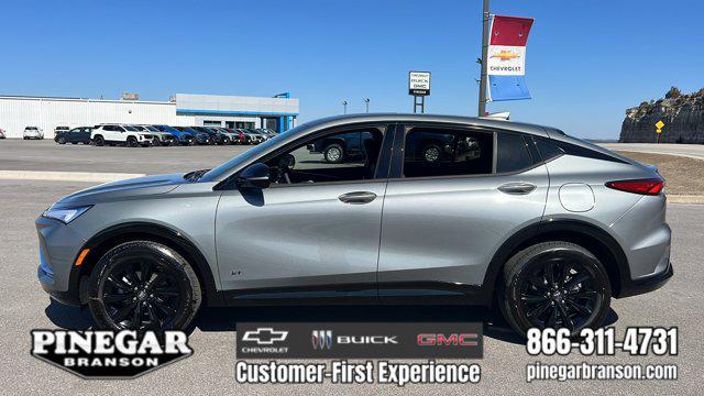 new 2025 Buick Envista car, priced at $29,119