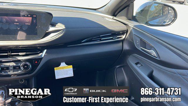 new 2025 Buick Envista car, priced at $29,119