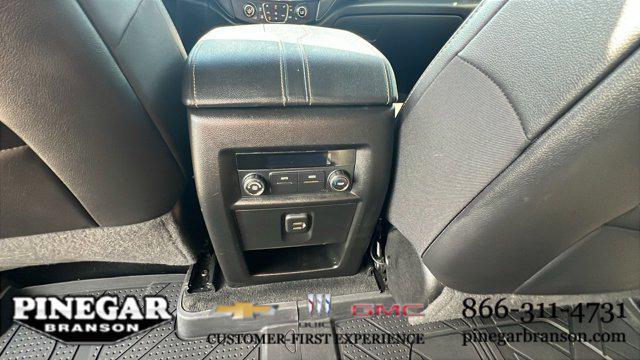 used 2025 Chevrolet Traverse car, priced at $37,977