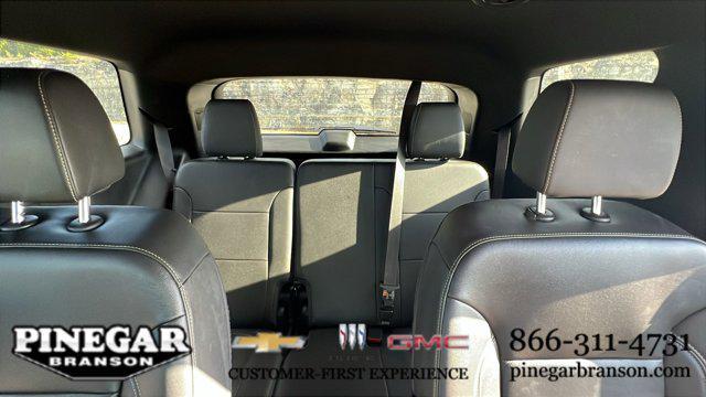 used 2025 Chevrolet Traverse car, priced at $37,977