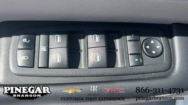 used 2023 Chrysler Pacifica car, priced at $25,800