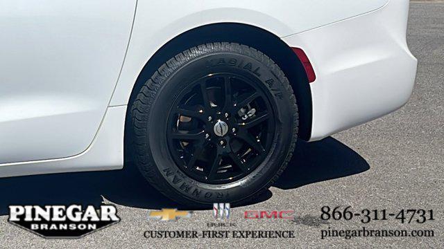 used 2023 Chrysler Pacifica car, priced at $25,800