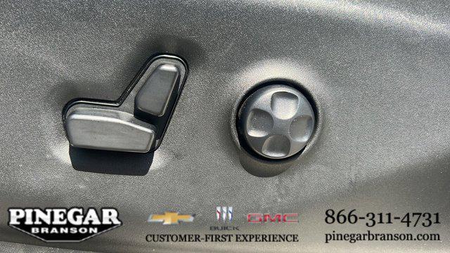 used 2023 Chrysler Pacifica car, priced at $25,800
