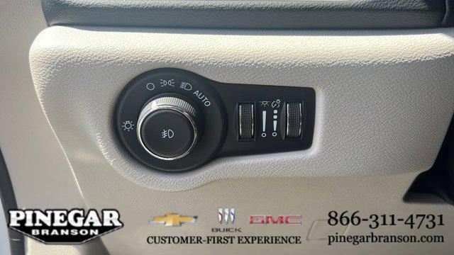 used 2023 Chrysler Pacifica car, priced at $25,800