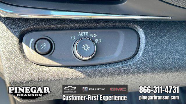 new 2025 Buick Envista car, priced at $28,025