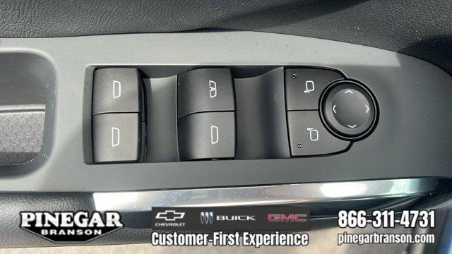 new 2025 Chevrolet Traverse car, priced at $48,629