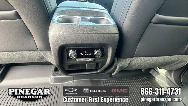 new 2025 Chevrolet Traverse car, priced at $48,629