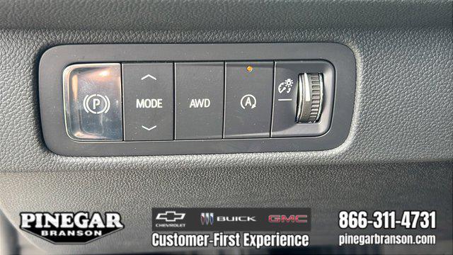 new 2025 Chevrolet Traverse car, priced at $48,629