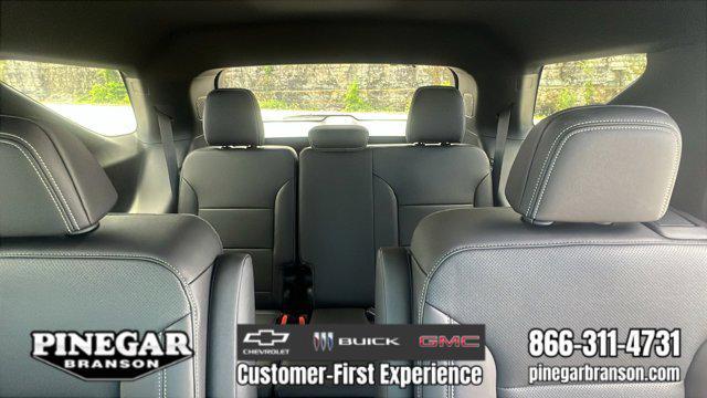 new 2025 Chevrolet Traverse car, priced at $48,629