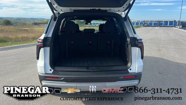 used 2025 Chevrolet Traverse car, priced at $36,977