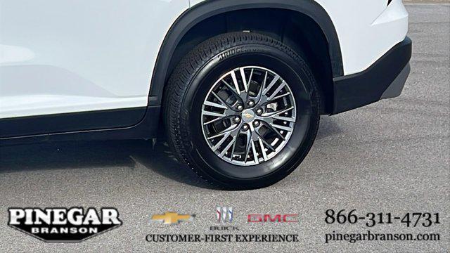 used 2025 Chevrolet Traverse car, priced at $36,977