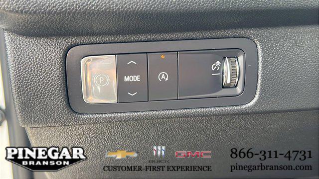 used 2025 Chevrolet Traverse car, priced at $36,977