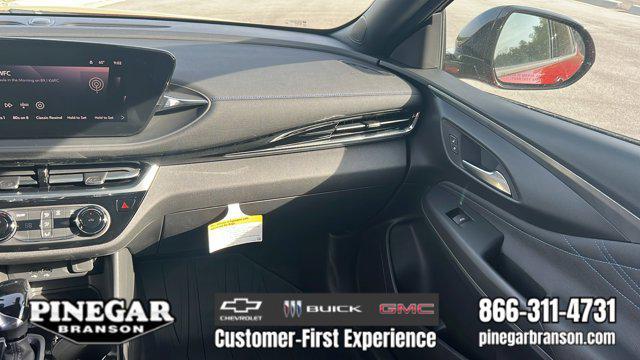 new 2025 Buick Envista car, priced at $26,340