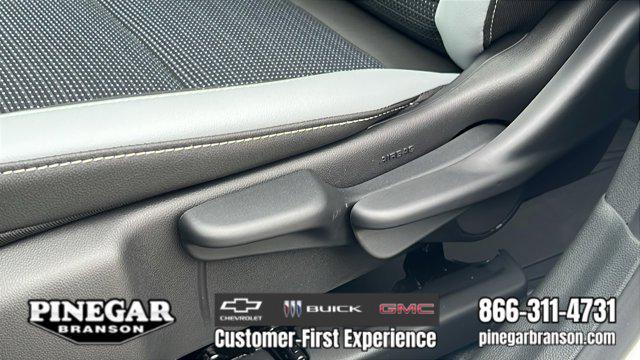 new 2025 Buick Envista car, priced at $24,345