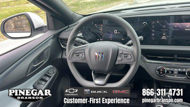 new 2025 Buick Envista car, priced at $24,345