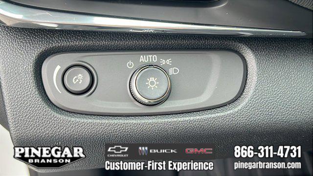 new 2025 Buick Envista car, priced at $24,345