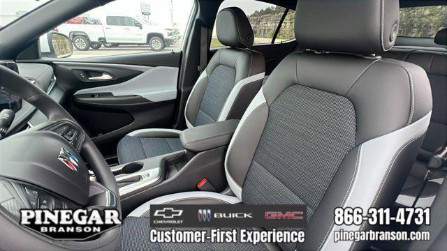 new 2025 Buick Envista car, priced at $24,345