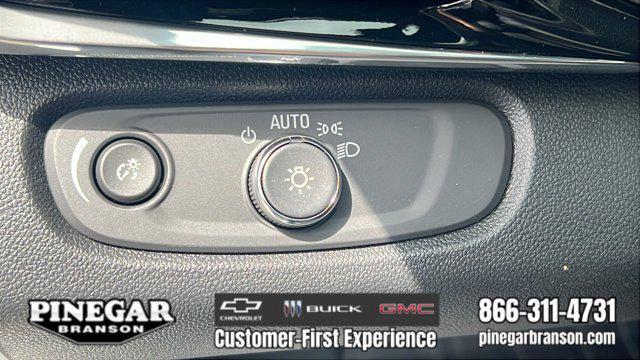 new 2025 Buick Envista car, priced at $28,029