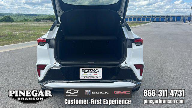 new 2025 Buick Envista car, priced at $28,029